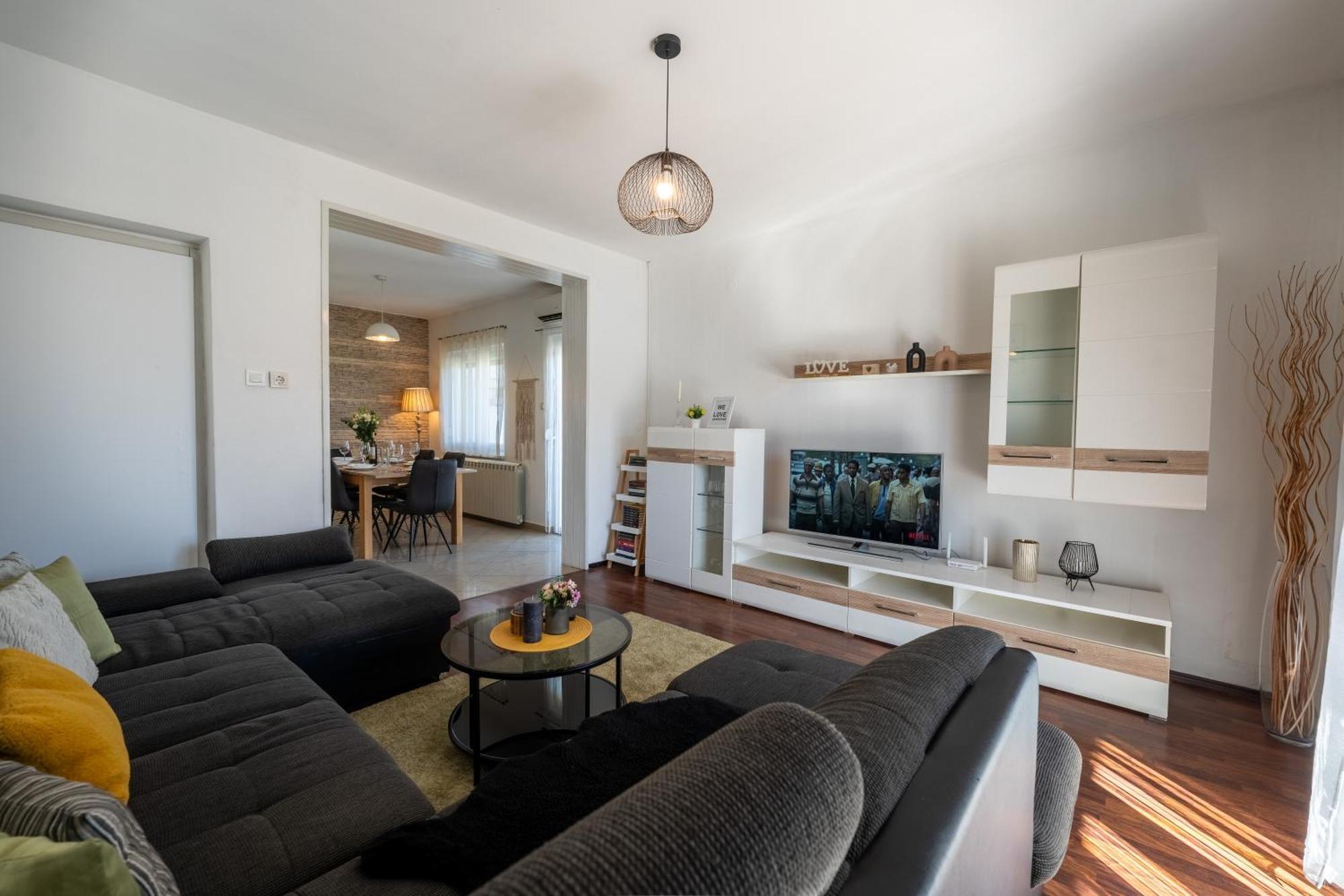 Apartment House Saraden *