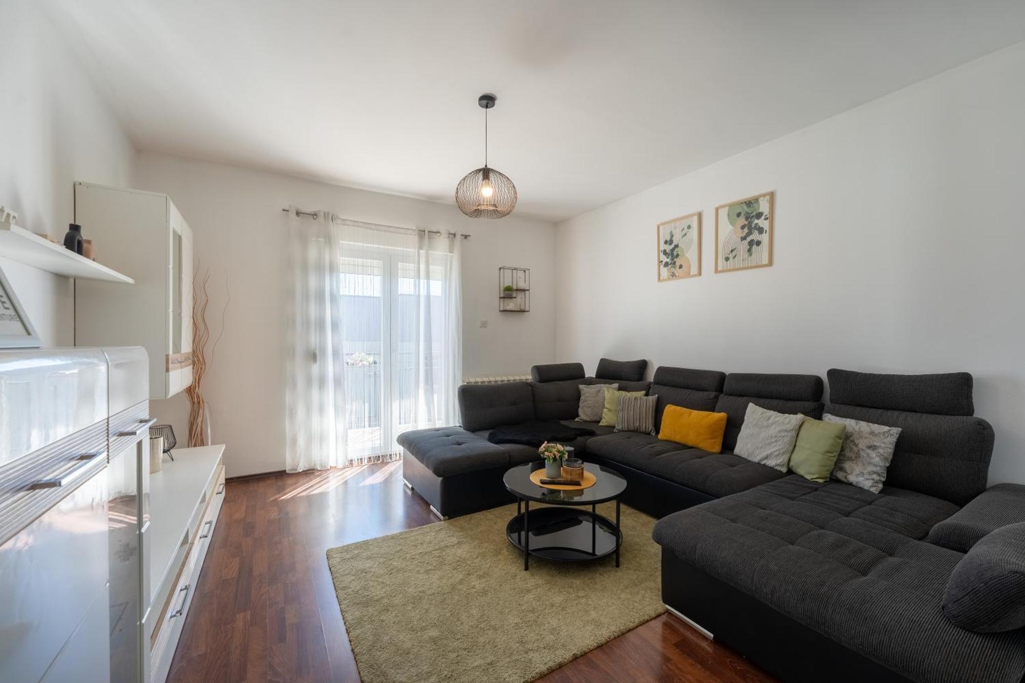 Apartment House Saraden *